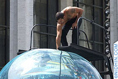 Magician David Blaine Drowned Alive in Lincoln Center, Manhattan
